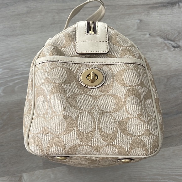 Coach duffel bag style bag - Picture 3 of 5